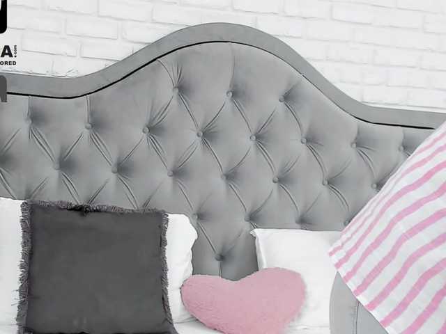 Live sex webcam photo for KimmyMorgan #247513332