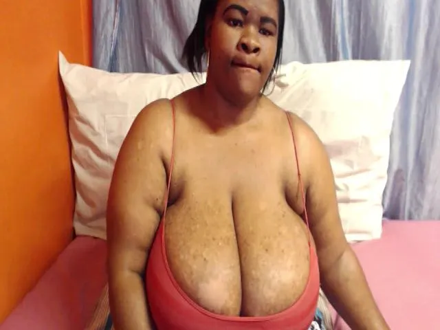 Live sex webcam photo for Sweetnozie #260592833