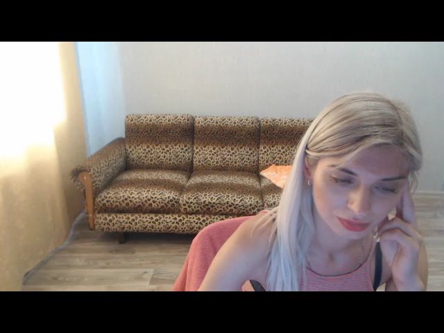 Live sex webcam photo for SexyBeatriice #259891665