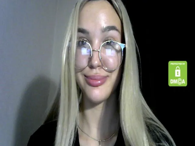 Live sex webcam photo for MyyDream #265083831