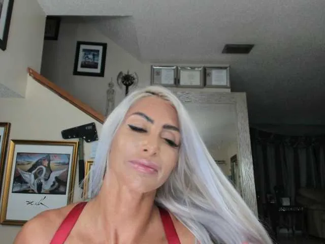 Live sex webcam photo for adrianna_fox #287953088