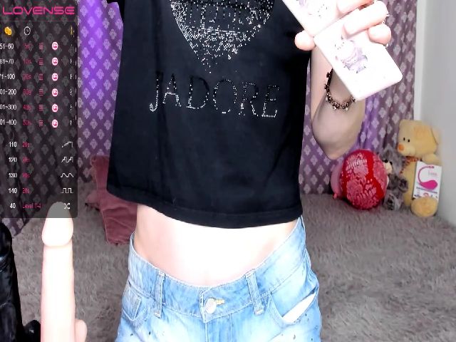 Live sex webcam photo for MadissonKiss #254471698