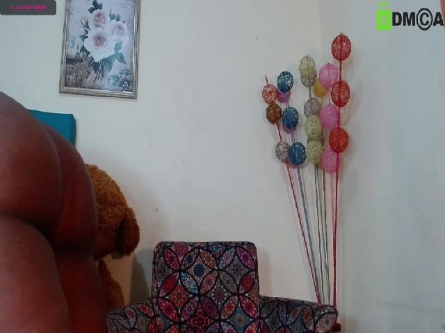 Live sex webcam photo for Lily_Baudinx #253329390