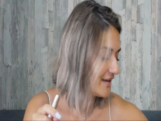 Live sex webcam photo for SecretAmber #264829378