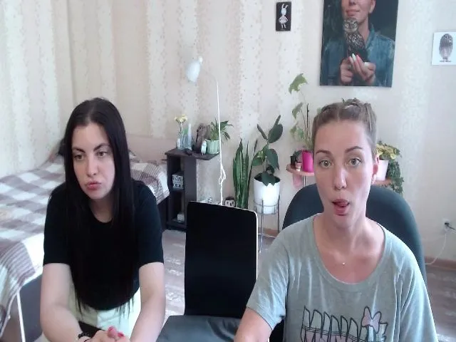 Live sex webcam photo for Emi_lywild #256878934