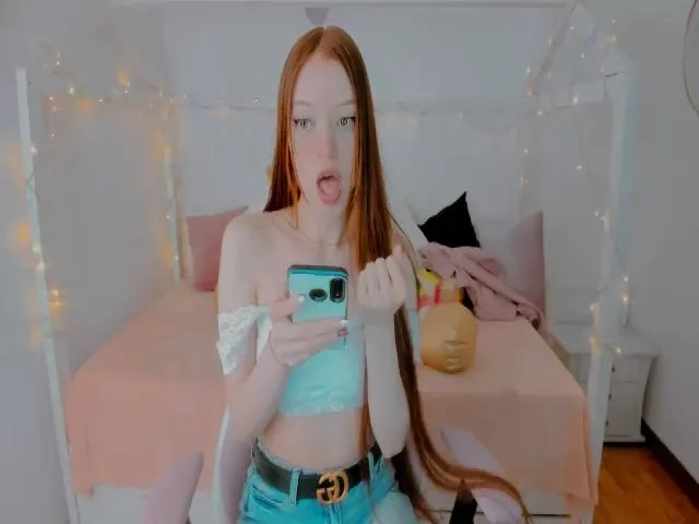 Live sex webcam photo for Emily_sofia1 #264216055