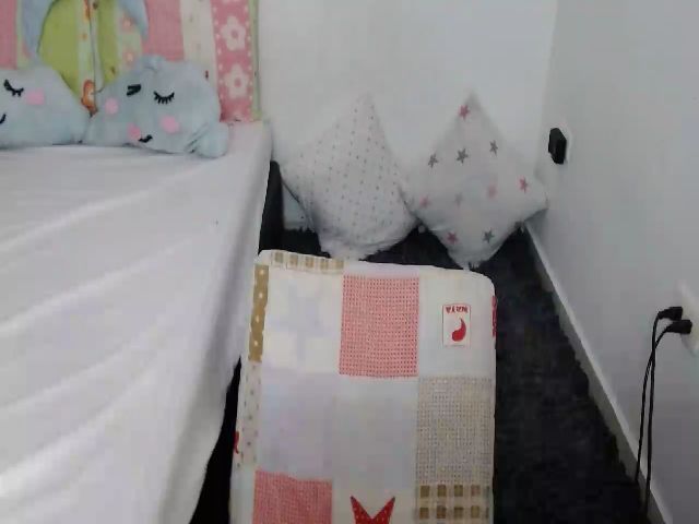 Live sex webcam photo for Em_aa #253997420