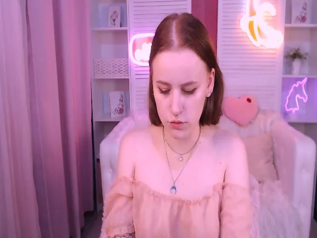 Live sex webcam photo for LynneDawson #256084497