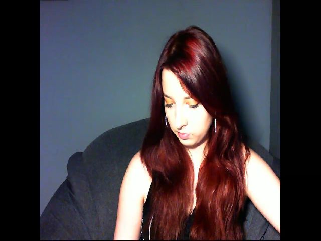 Live sex webcam photo for VirginLuna18 #253521044