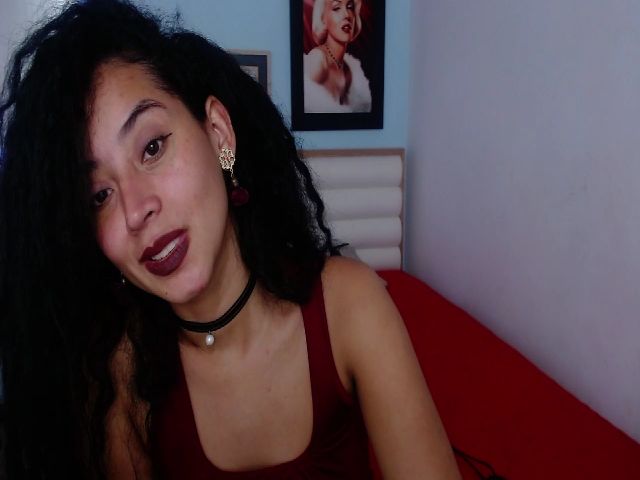 Live sex webcam photo for Jade_lee88 #253695297