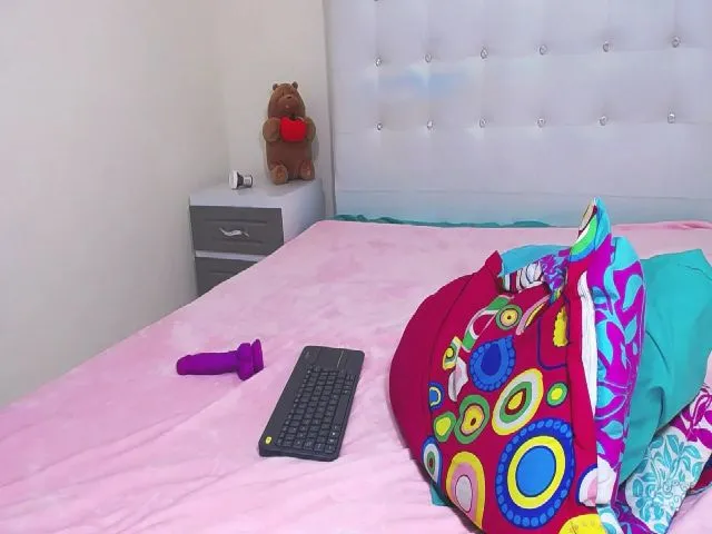 Live sex webcam photo for AddaPeyton #254086114