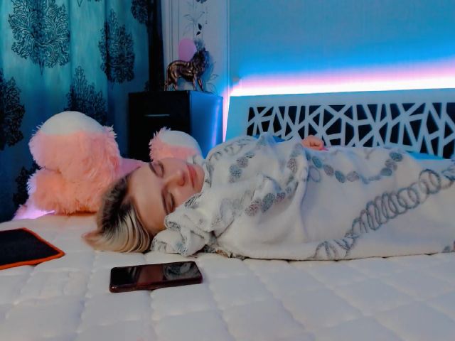 Live sex webcam photo for LindaRichXX #252713329