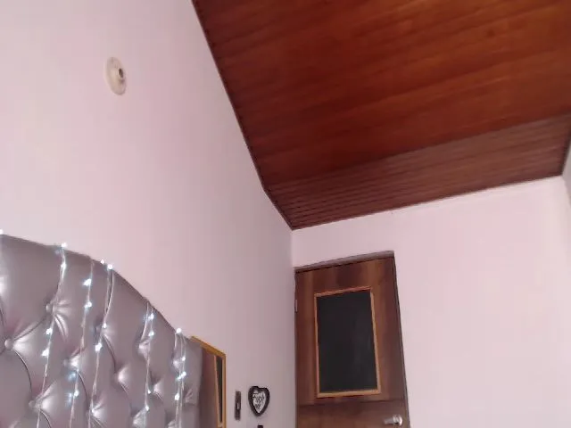 Live sex webcam photo for NikoraStar #254219769