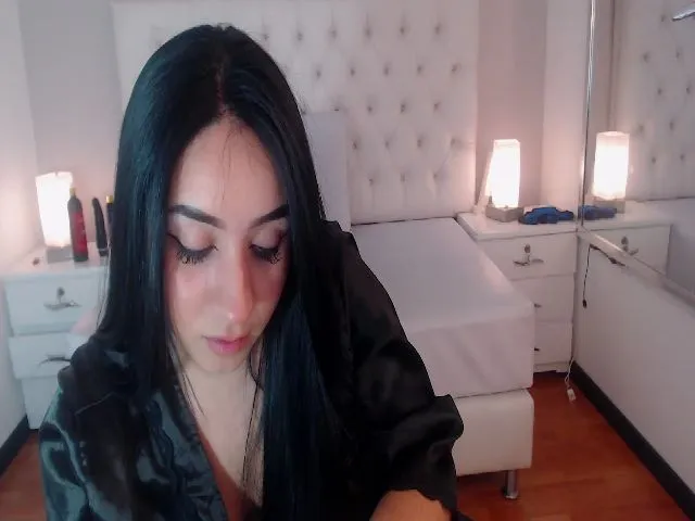 Live sex webcam photo for Kailyn_ #265121547