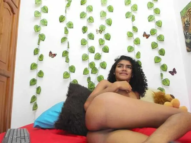 Live sex webcam photo for Renatta-sx #249749490