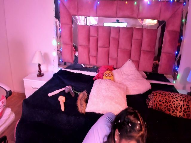 Live sex webcam photo for Isa__santos #254347582