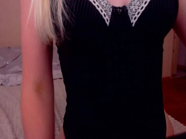 Live sex webcam photo for MandisKain #261334513