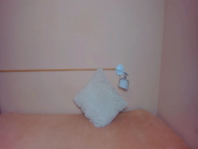 Live sex webcam photo for RoxyRoxe #254576380