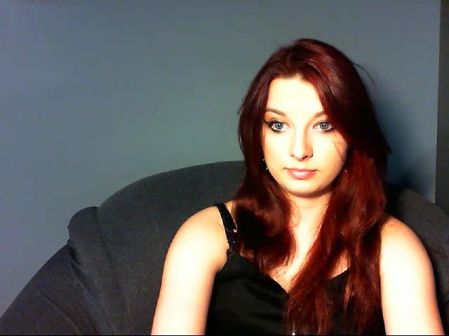 Live sex webcam photo for VirginLuna18 #253146354