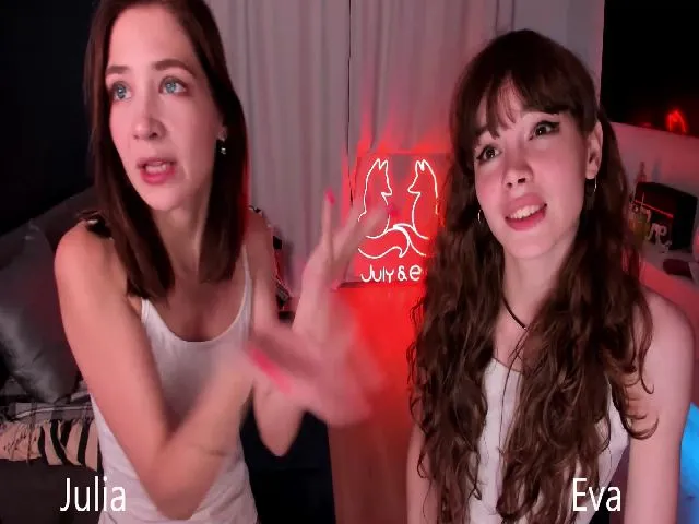 Live sex webcam photo for LesbianTails #259606021
