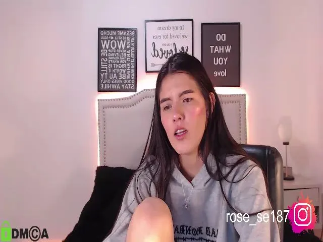 Live sex webcam photo for Rose_se #255257640