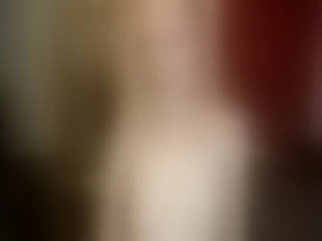 Live sex webcam photo for WildestKitten #259552365