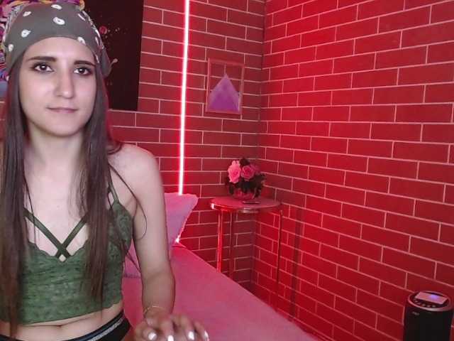 Live sex webcam photo for majo-20 #247972143