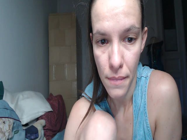 Live sex webcam photo for PetitePinkie #253576677