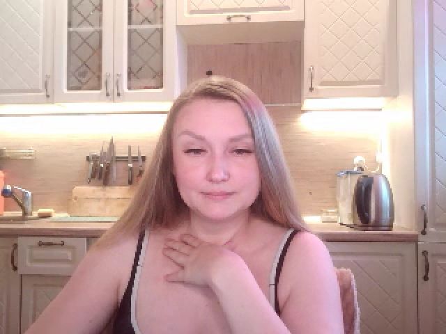 Live sex webcam photo for JaneGrey111 #261891312