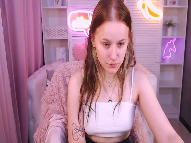 Live sex webcam photo for LynneDawson #255409430