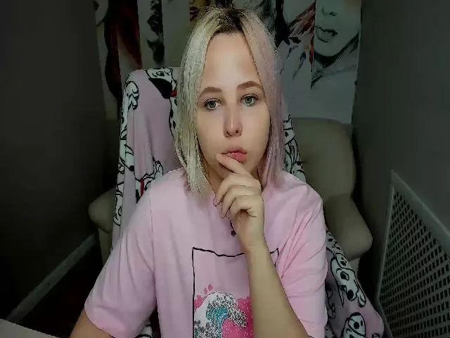 Live sex webcam photo for Helokit #259724492