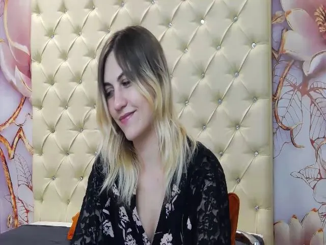 Live sex webcam photo for KristyWalsh #264486869
