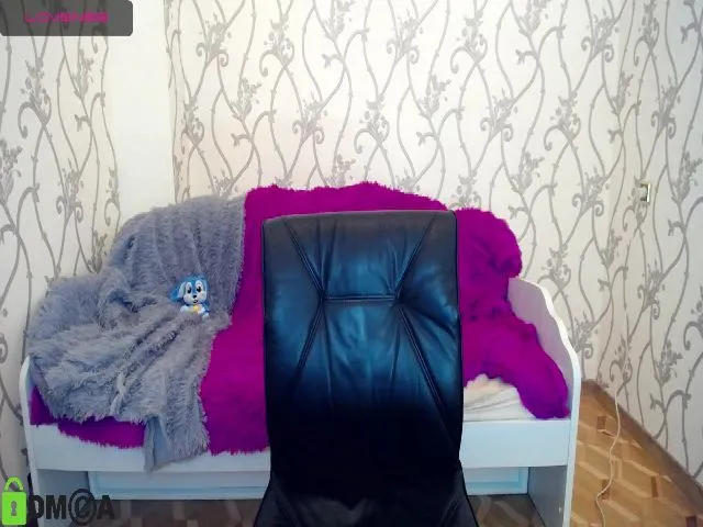 Live sex webcam photo for Kira__Queen #261567232