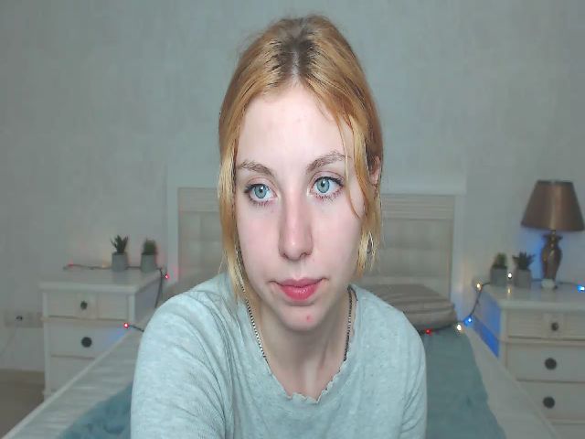 Live sex webcam photo for MollyDiamond1 #252622845