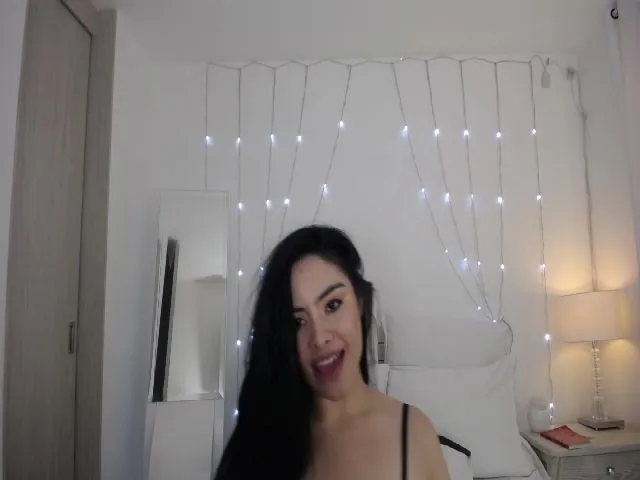 Live sex webcam photo for Marianviolet #252740931