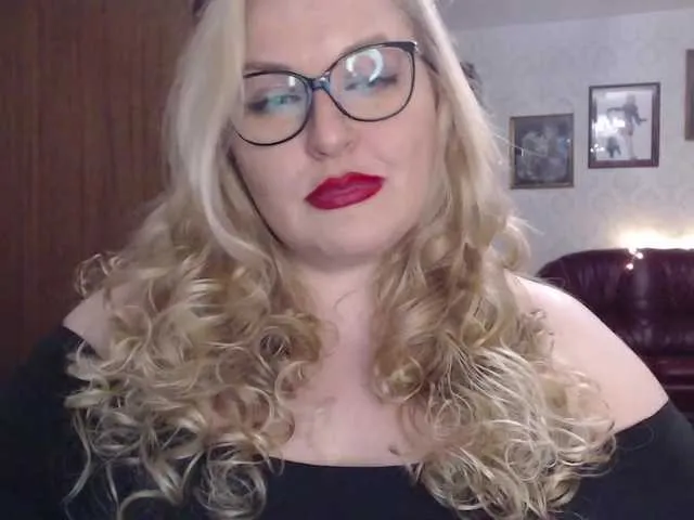 Live sex webcam photo for WifeyNusha #243143434