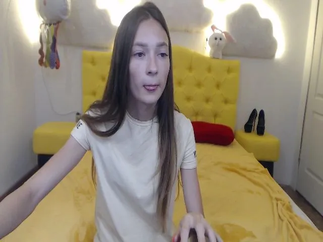 Live sex webcam photo for VikkiDaily #258233275