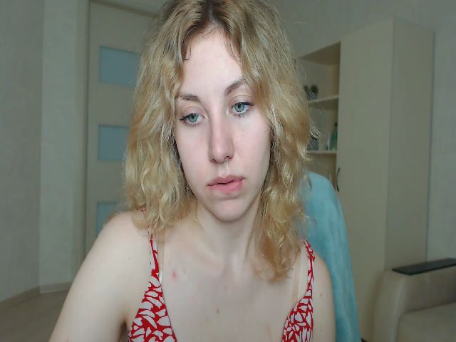 Live sex webcam photo for MollyDiamond1 #258279684