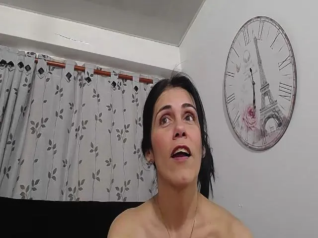 Live sex webcam photo for Girasolwalton #252842040