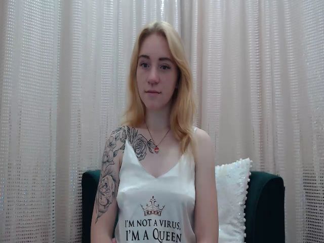 Live sex webcam photo for RedBerryy #253281515