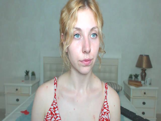 Live sex webcam photo for MollyDiamond1 #255444844