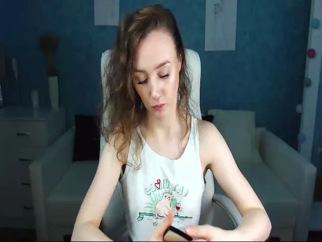 Live sex webcam photo for KateGreen #263548419