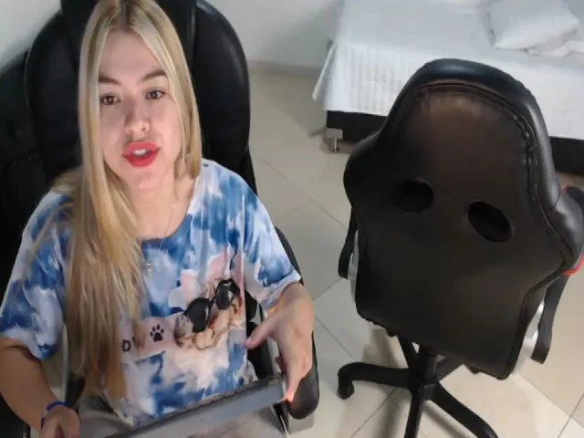Live sex webcam photo for Thaunhty #259750199