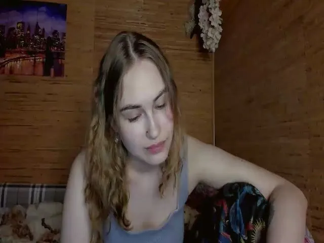 Live sex webcam photo for LovelyHemera #255764644