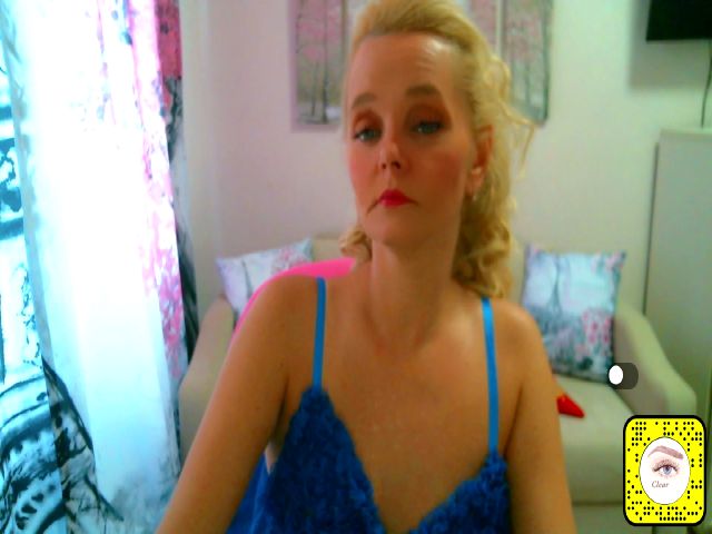 Live sex webcam photo for ChristiRoses #262589244