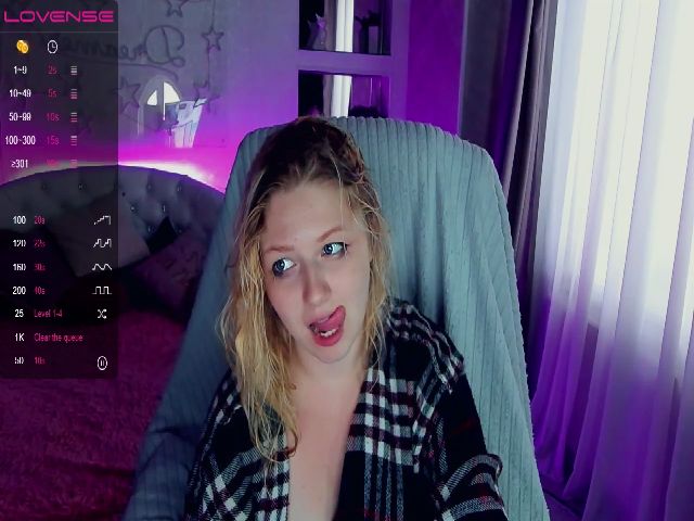 Live sex webcam photo for TinkerrBelll #255823427