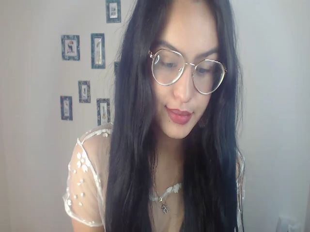 Live sex webcam photo for Selenaburning #254704458