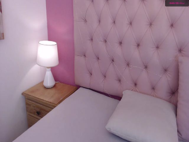 Live sex webcam photo for Keyra_R #252860767