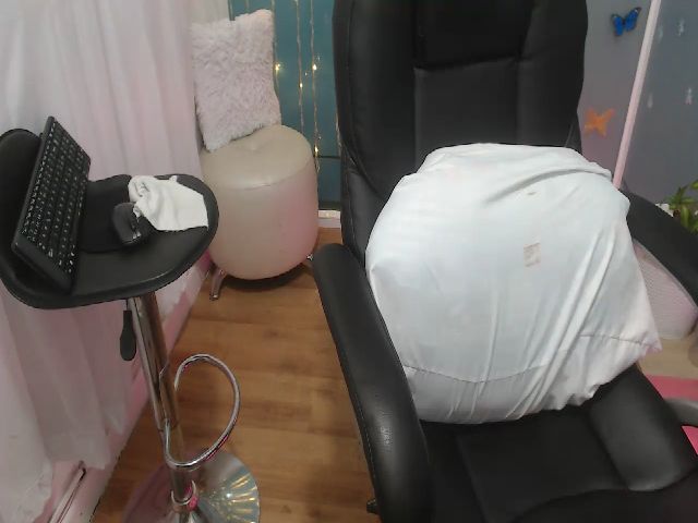 Live sex webcam photo for Anahi_moore #260261872