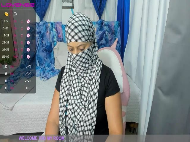 Live sex webcam photo for Sexxy_blonnde #253068105